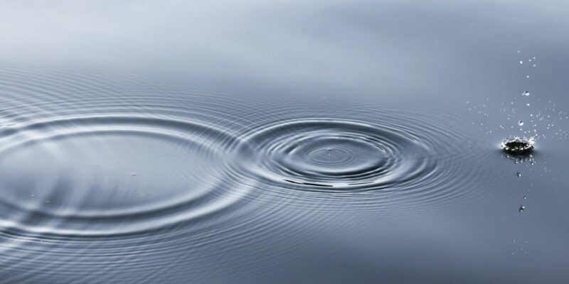 linus-nylund-Q5QspluNZmM-unsplash Water splashing.